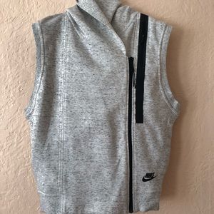 🔥NWOT🔥Hooded Nike Vest Sz Small